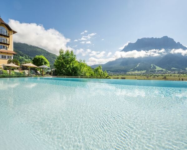 Pool im Hotel Post in Lermoos